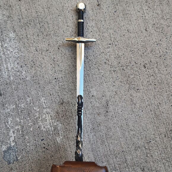 Hanwei Miniature German Hand-and-a-half Sword 13th Century Letter Opener Holder - Picture 5 of 8